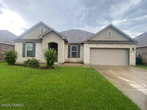 Building Photo - 616 Vert Dr