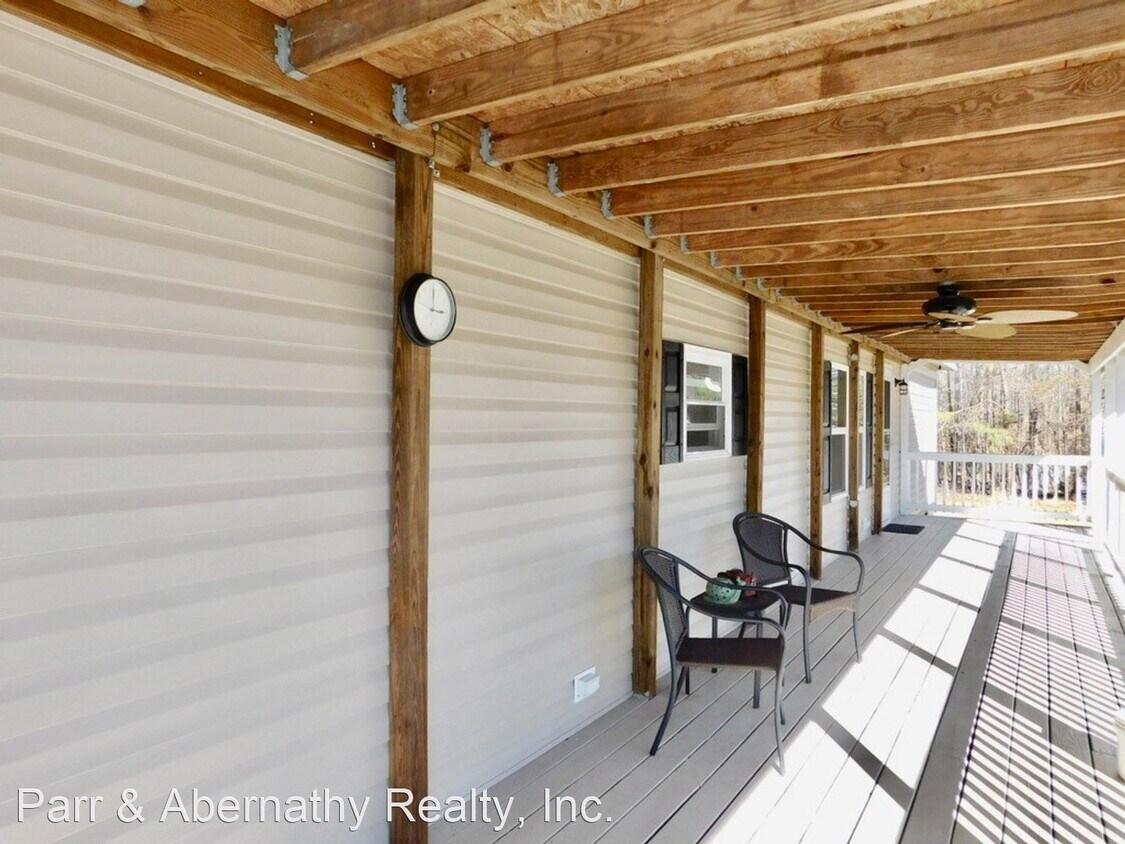Primary Photo - 2 br, 1.5 bath House - 13100 James River D...