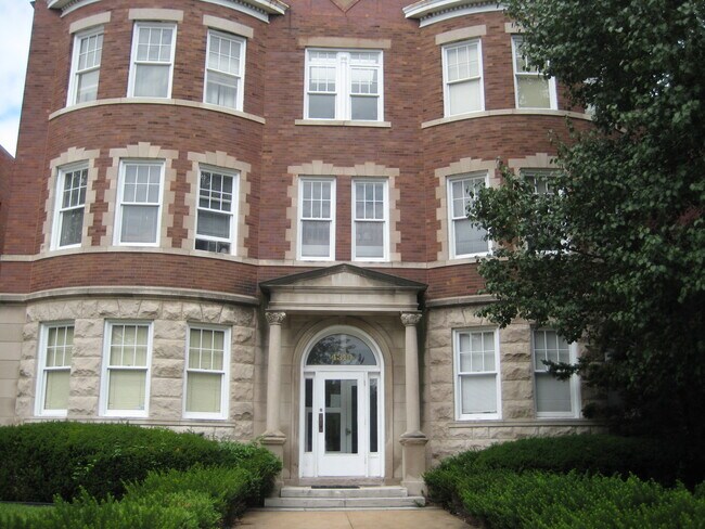 Building Photo - 4319 Lindell Blvd