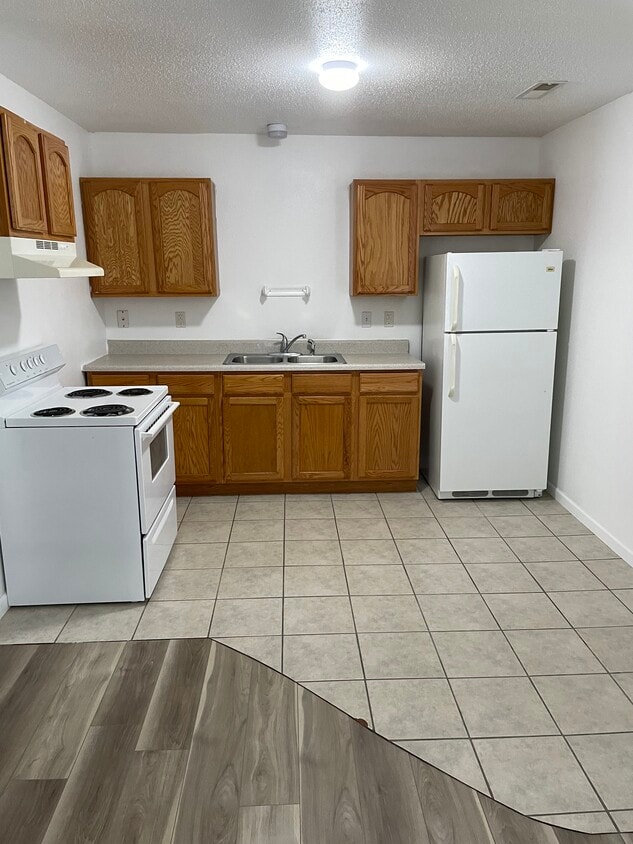 1300 N 7th St Unit D, De Soto, MO 63020 Apartments in De Soto, MO