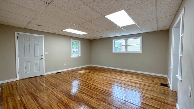 Foto del edificio - 134 Phillips Ave