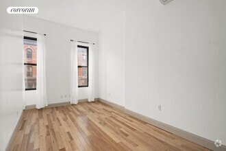 Building Photo - 47 W 71st St