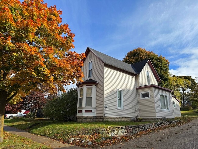 Building Photo - 1115 Emmet St