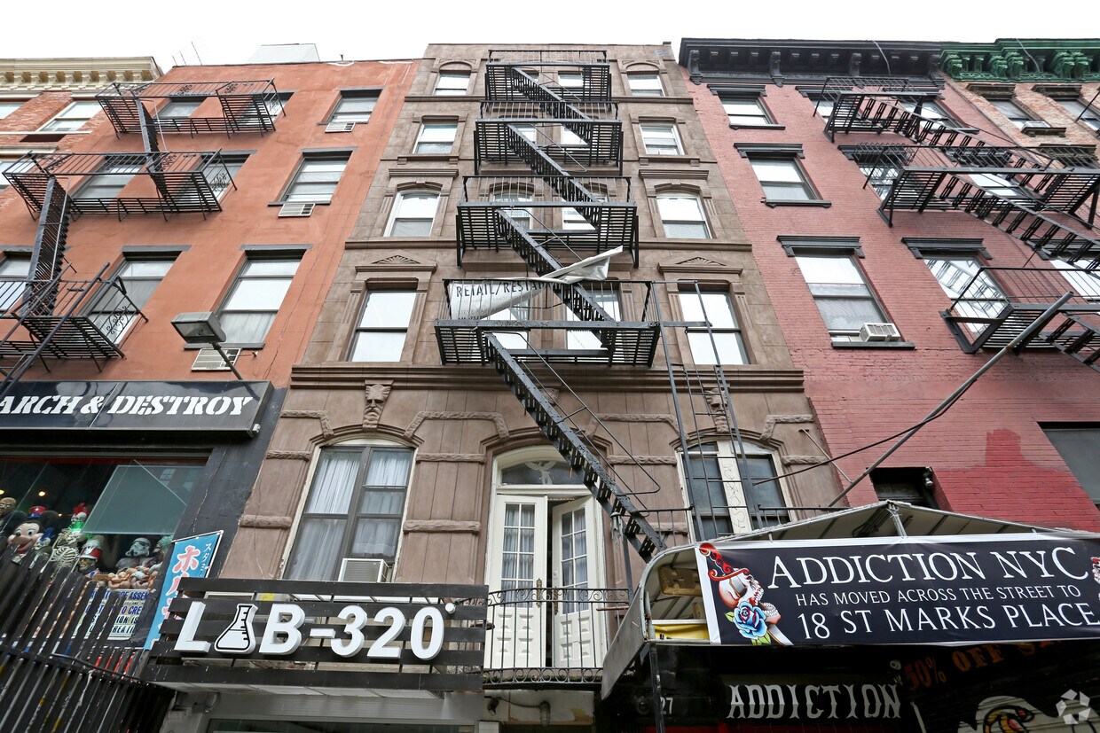 Foto del edificio - 27 St Marks Pl