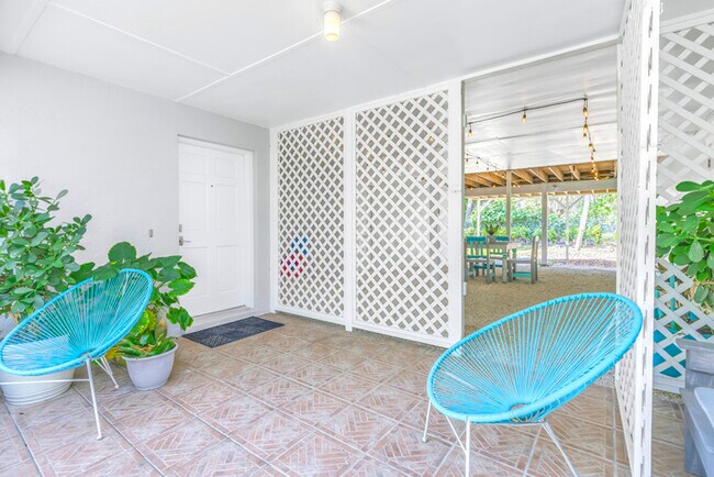 Building Photo - 4BR- 5156