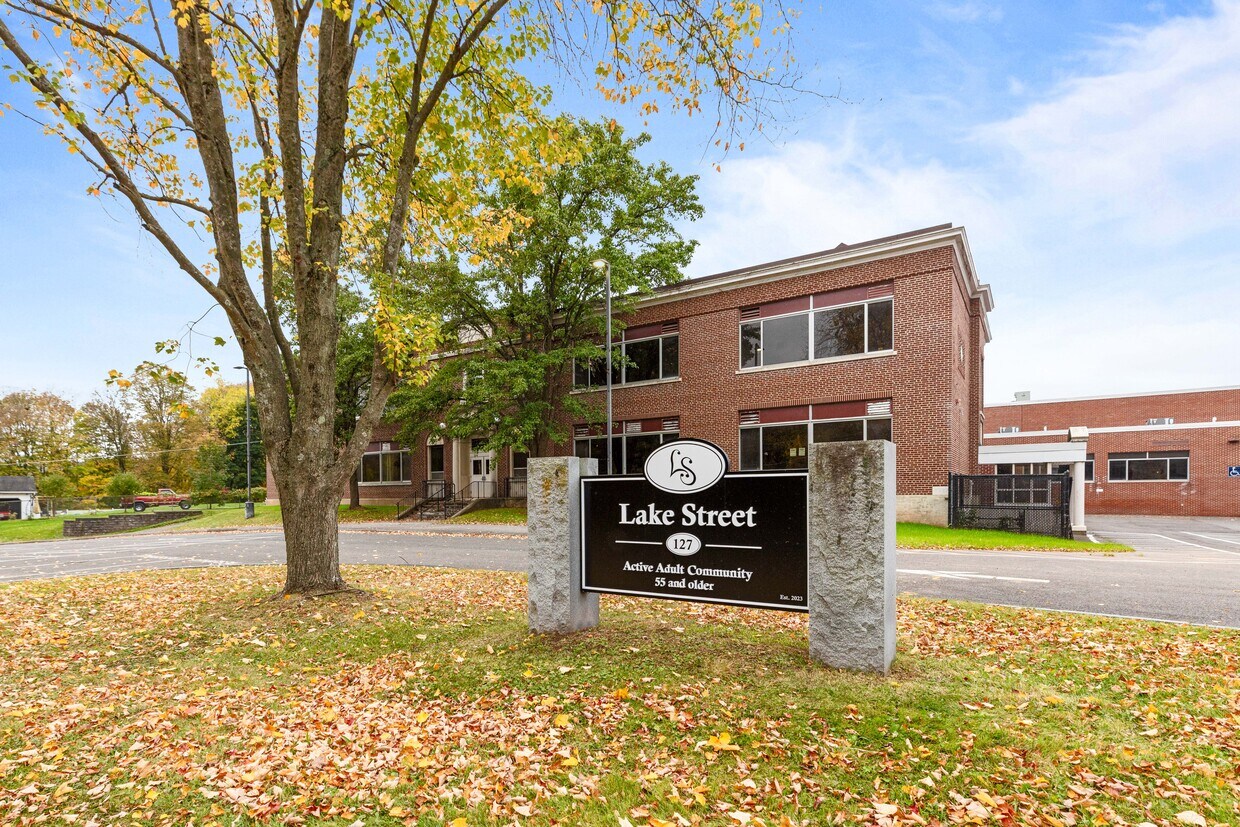 127 Lake St Unit 115, Chittenango, NY 13037 Condo for Rent in