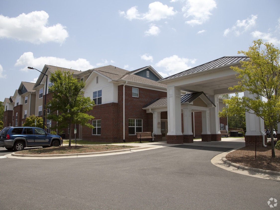 Maplewood Square Apartments in Durham, NC