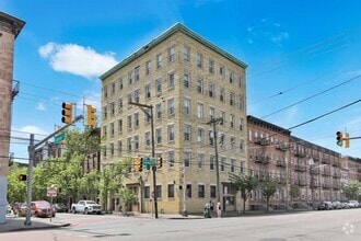 Building Photo - 319 Barrow St