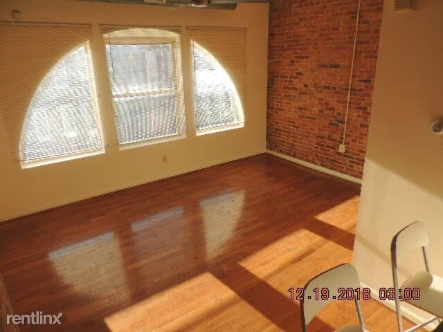 Primary Photo - 1813 McCulloh St