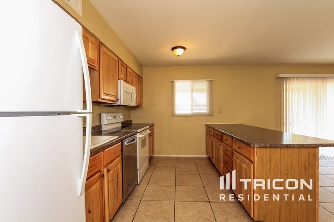 Foto del edificio - 3308 E Bloomfield Rd