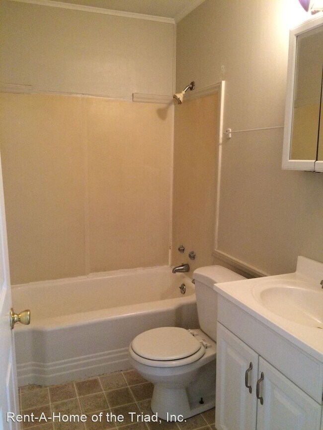 Foto del edificio - 2 br, 1 bath House - 718-A Warren Street