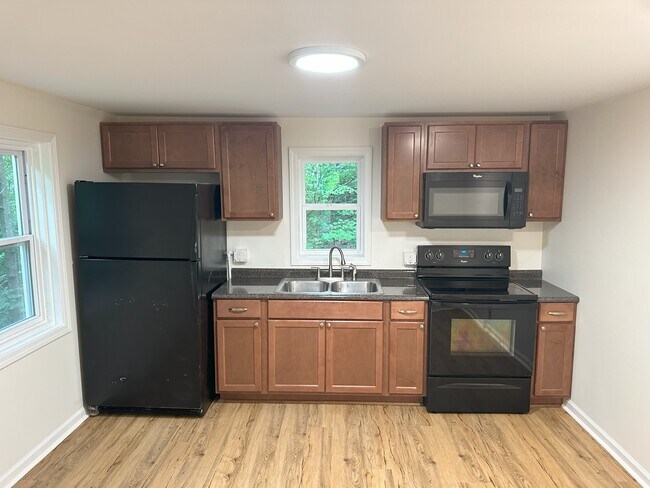 Kitchen - 405 Atchison Blvd