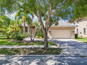 Building Photo - 1600 Blue Jay Cir