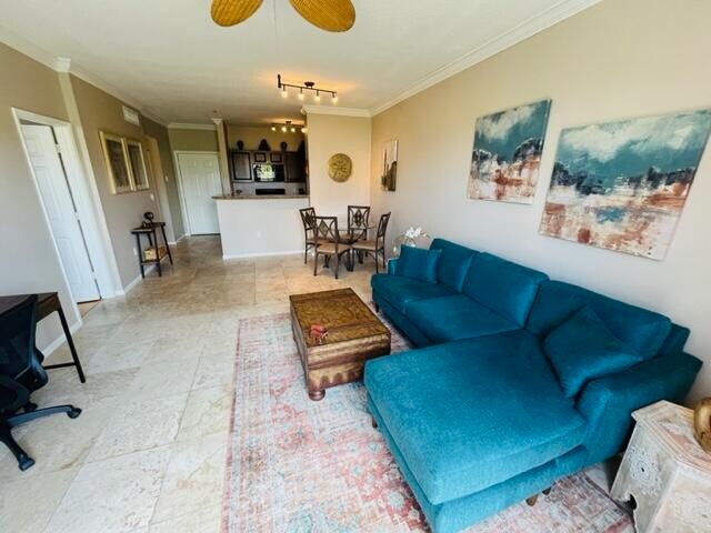 Building Photo - 580 S Sapodilla Ave