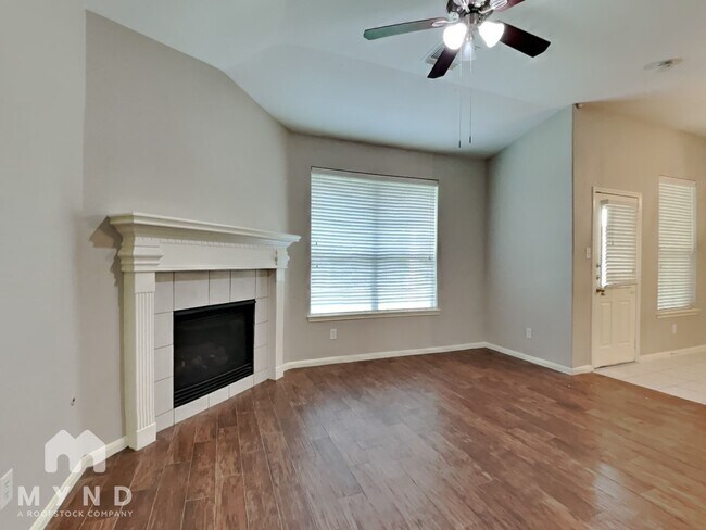 Foto del edificio - 3202 Black Ln