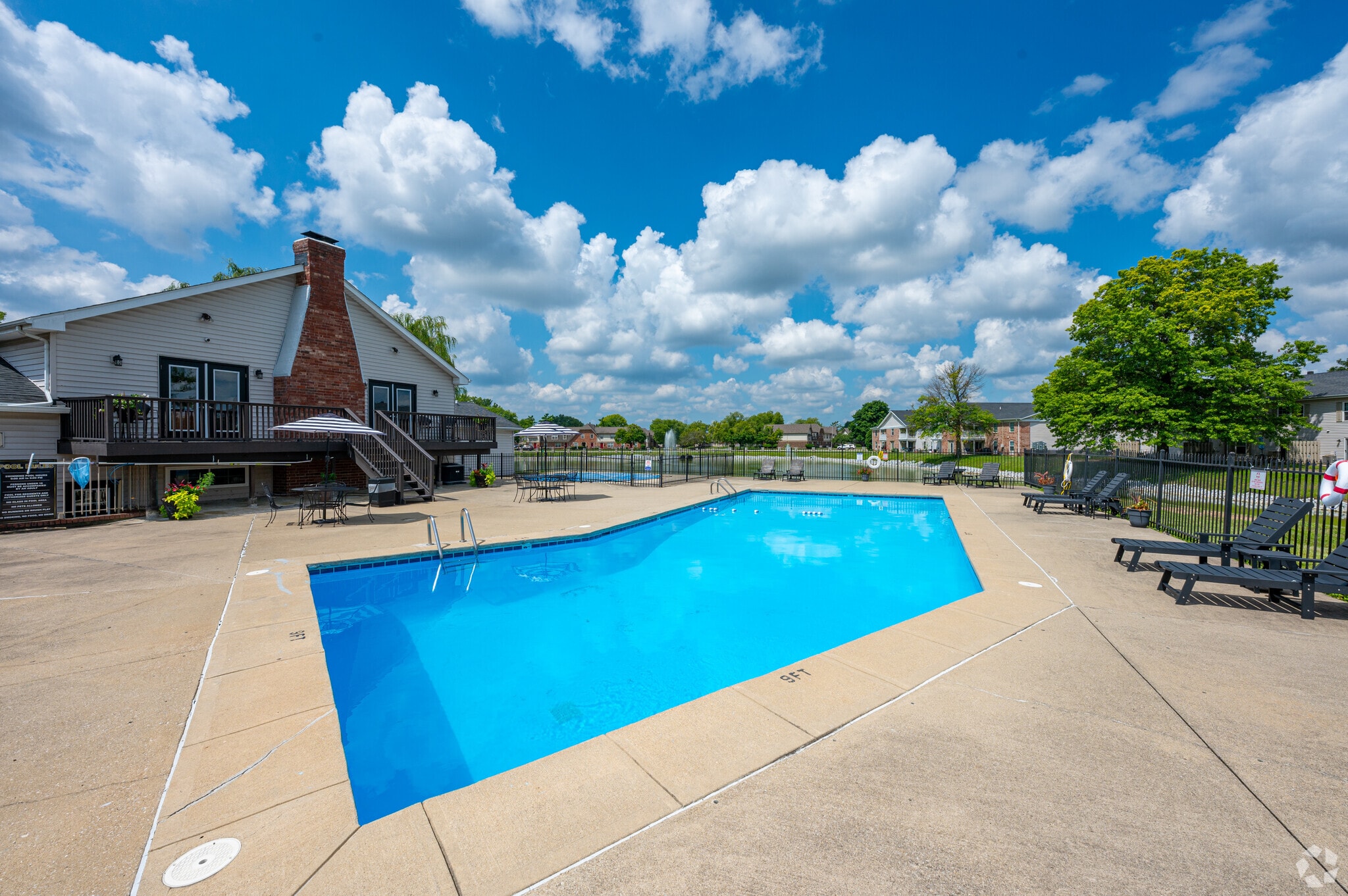 Castleton Manor Apartments - 5850 Laketon Dr Indianapolis, IN 46220 ...