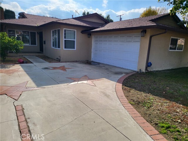 Foto del edificio - 13132 Hartland St