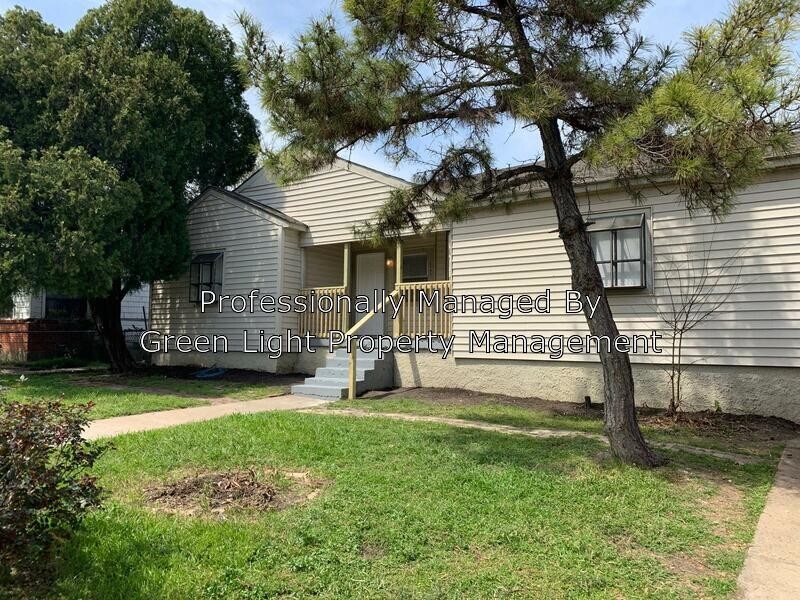 Foto principal - 2145 Stovall Dr