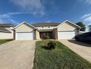 Building Photo - 7461 Arratt Ct
