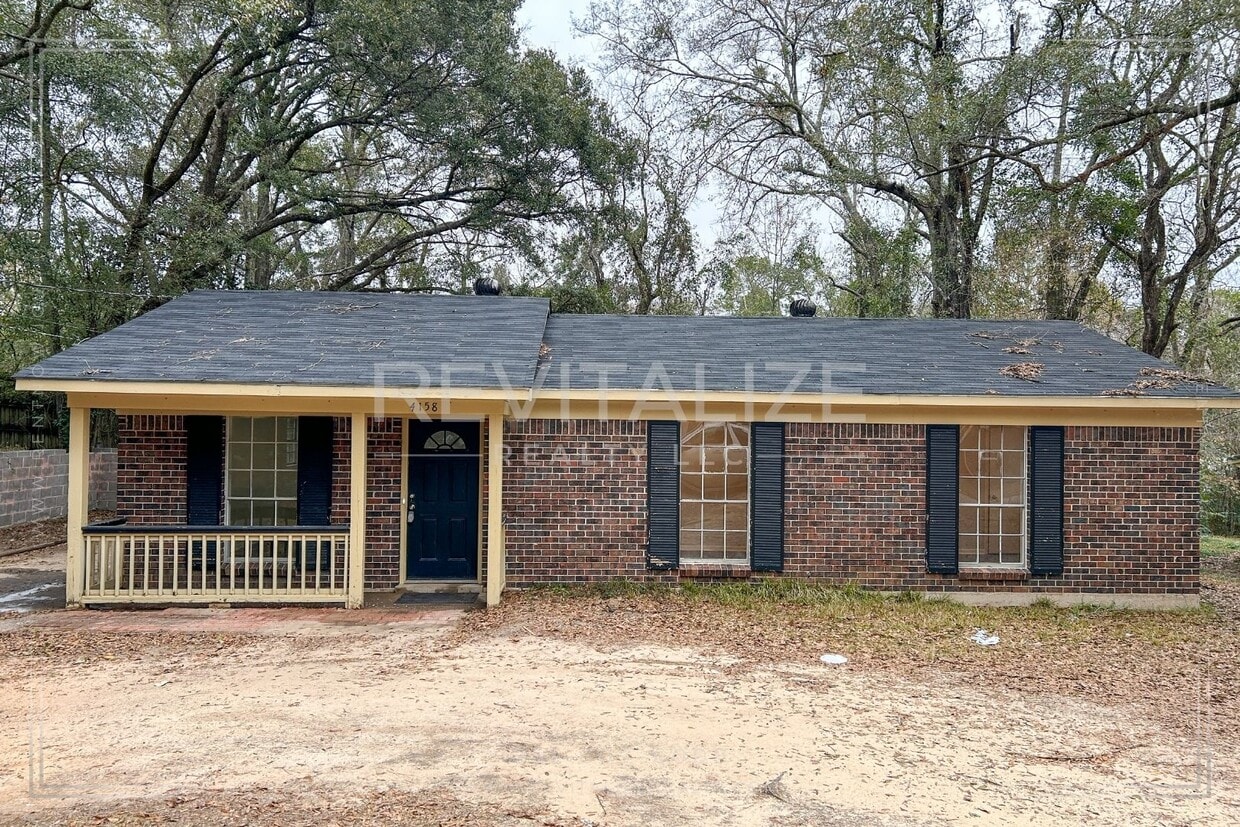 Primary Photo - 3 BR Brick Home on End Lot