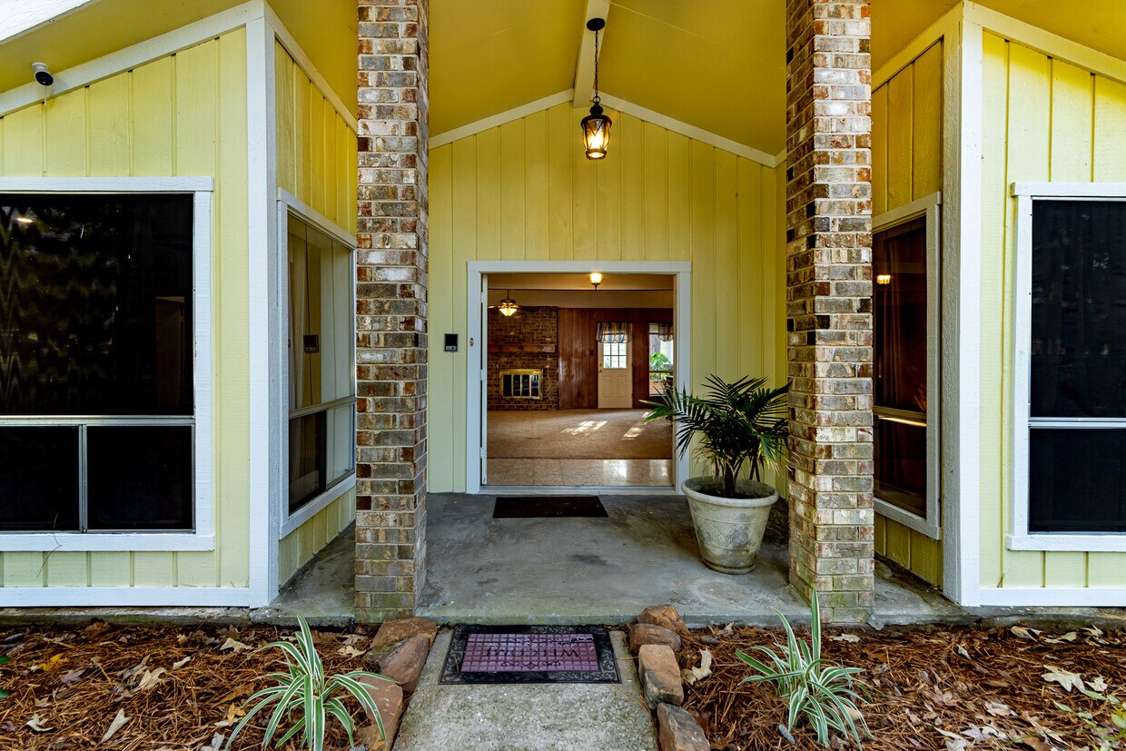 22802 Whispering Willow Dr Unit The House, Spring, TX 77373