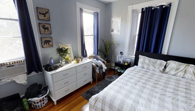 Foto del edificio - 9/1 Sunny, renovated 3BR near Central, Inman, Kendall