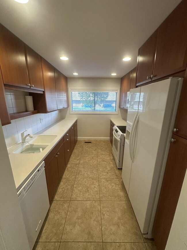 Building Photo - 1721 Northfield Square