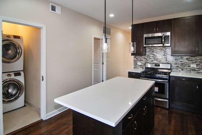 Foto del edificio - 3108 N Keating Ave