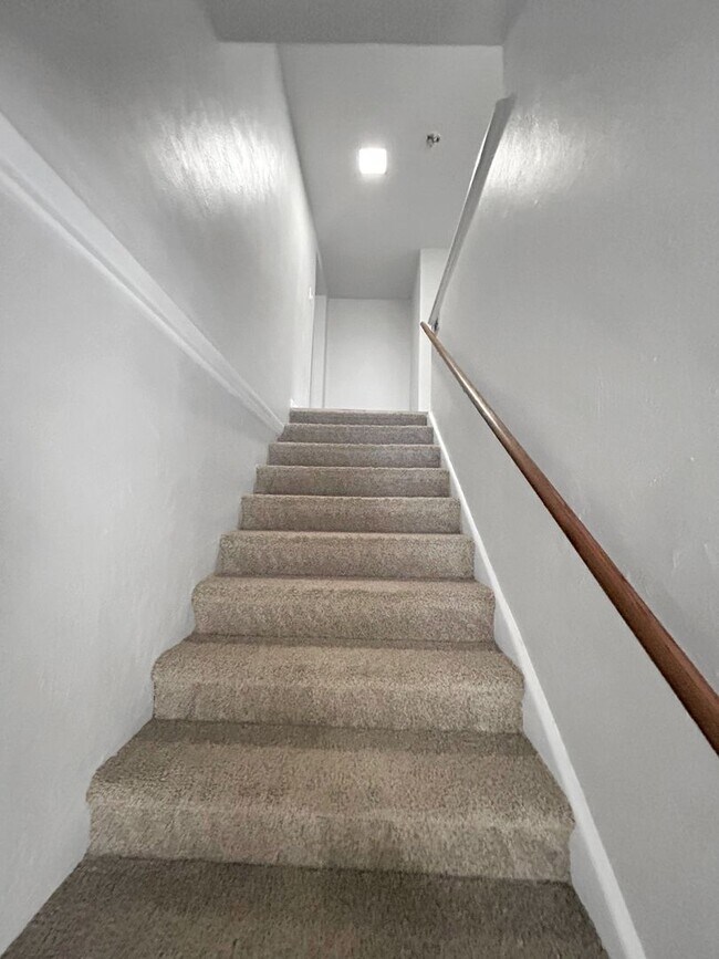 Foto del edificio - Welcome to this newly remodeled gem located in the heart of Collier, PA.