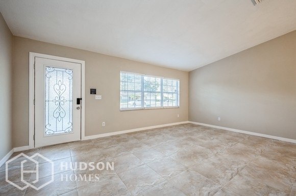 Foto del edificio - NOW AVAILABLE!  - 5001 Landsman Ave, Tampa...