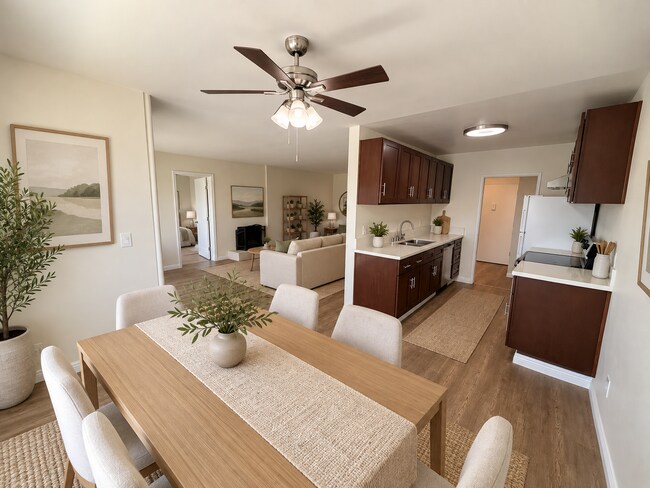Foto del edificio - 5409 Radford Ave