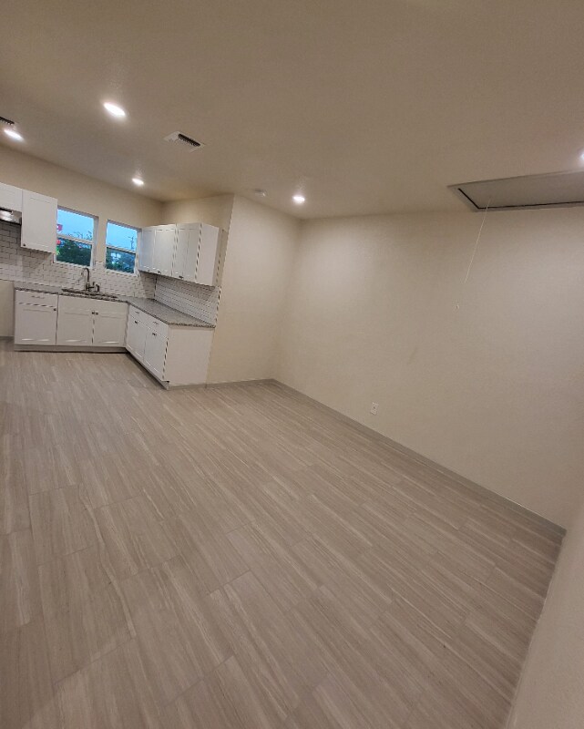 Foto del edificio - 647 Hammond Ave