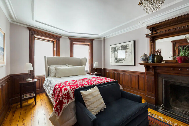 Enormous primary bedroom with luxury ensuite bath - 140 Halsey St