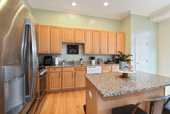 Building Photo - 6589 Hickman Terrace