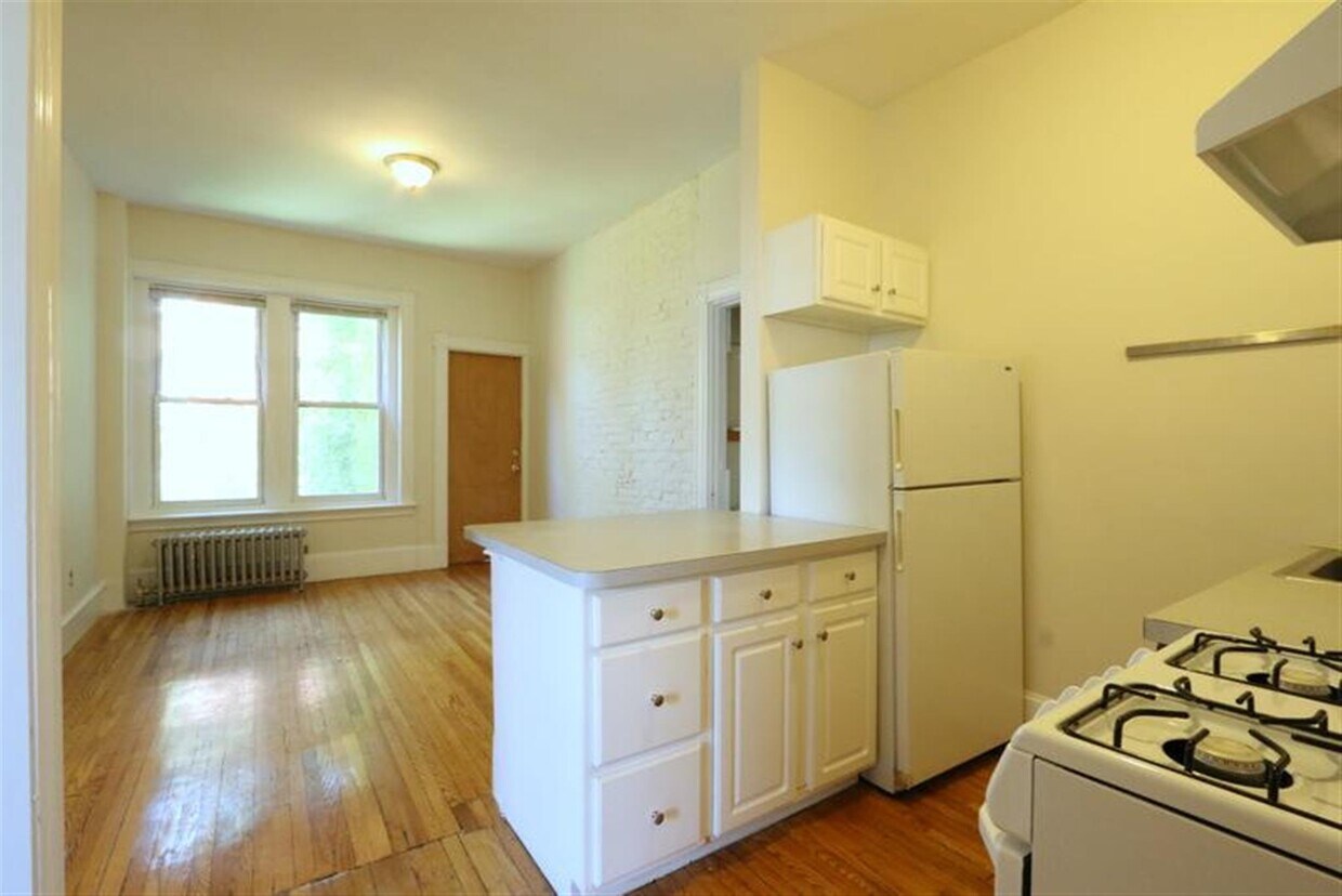 Foto principal - 897 Massachusetts Ave