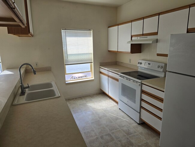 Building Photo - 190 - Adams Street Apartments - &quot;The ...