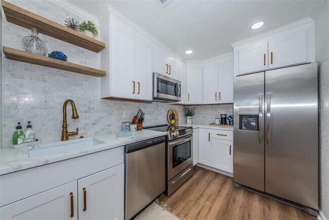 Foto del edificio - 5175 Coquina Key Dr SE