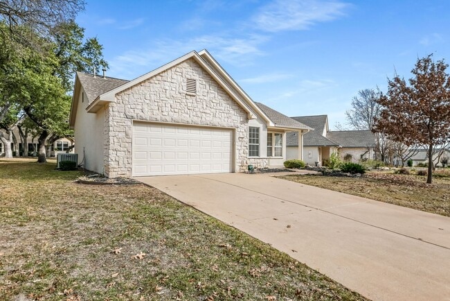 Building Photo - 106 Sunflower St