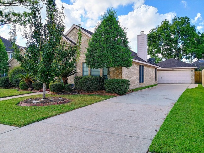 Building Photo - 1512 Pine Ridge Ln