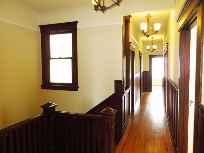 Building Photo - PM0314