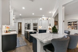 Building Photo - 2560 Costa Mesa Cir