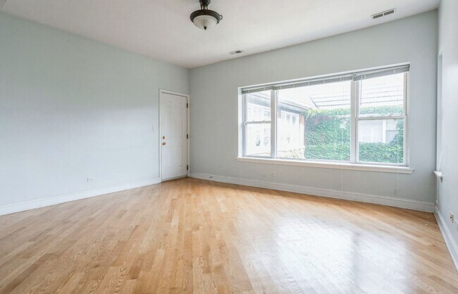 Foto del edificio - 4650 N Saint Louis Ave