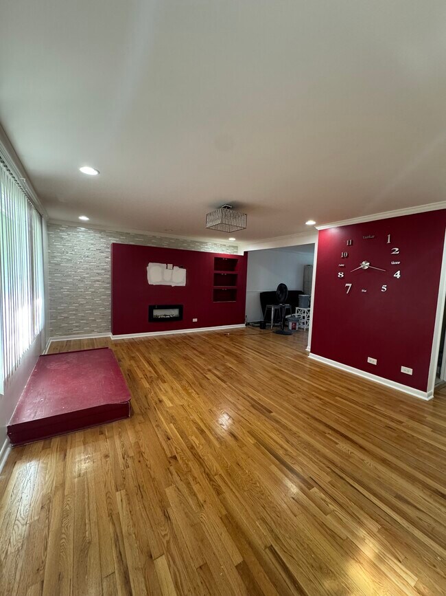 Foto del edificio - 7045 W Carol Ave
