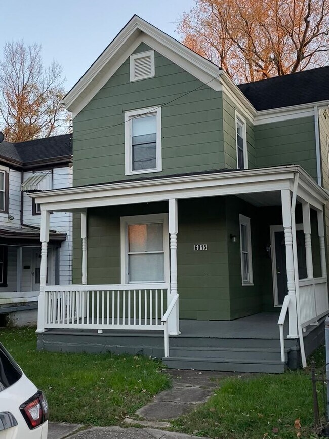 Foto del edificio - Beautifully updated and Spacious!  2 Bed House in Madisonville with walk through!!