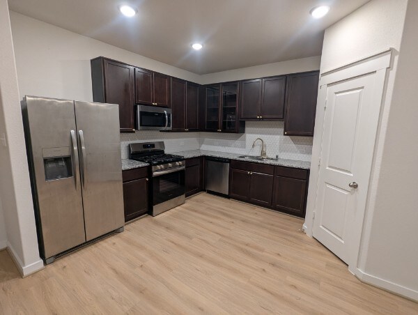 Foto del edificio - 4311 Maple Root Ln