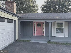 Building Photo - 8614 Dunbrook Ln