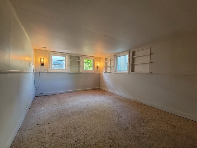 Foto del edificio - Gorgeous Oasis in Licton Springs Available...