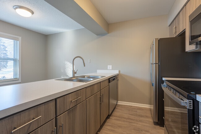 2BR, 1BA - 755SF - Kitchen - The Neighborhood at Englewood