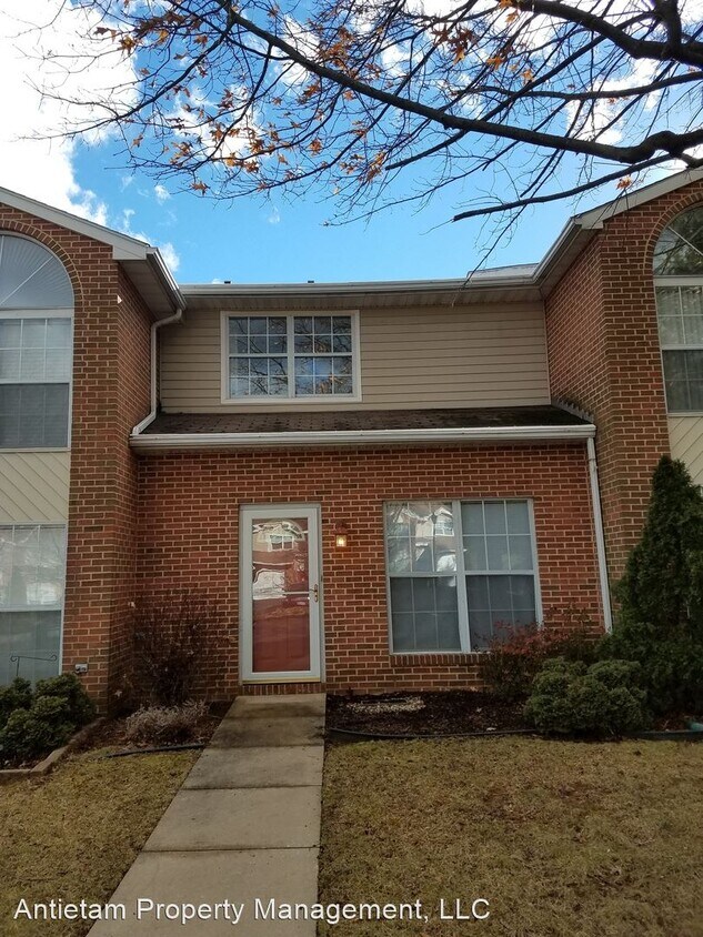 Primary Photo - 2 br, 2.5 bath House - 1665 Langley Drive
