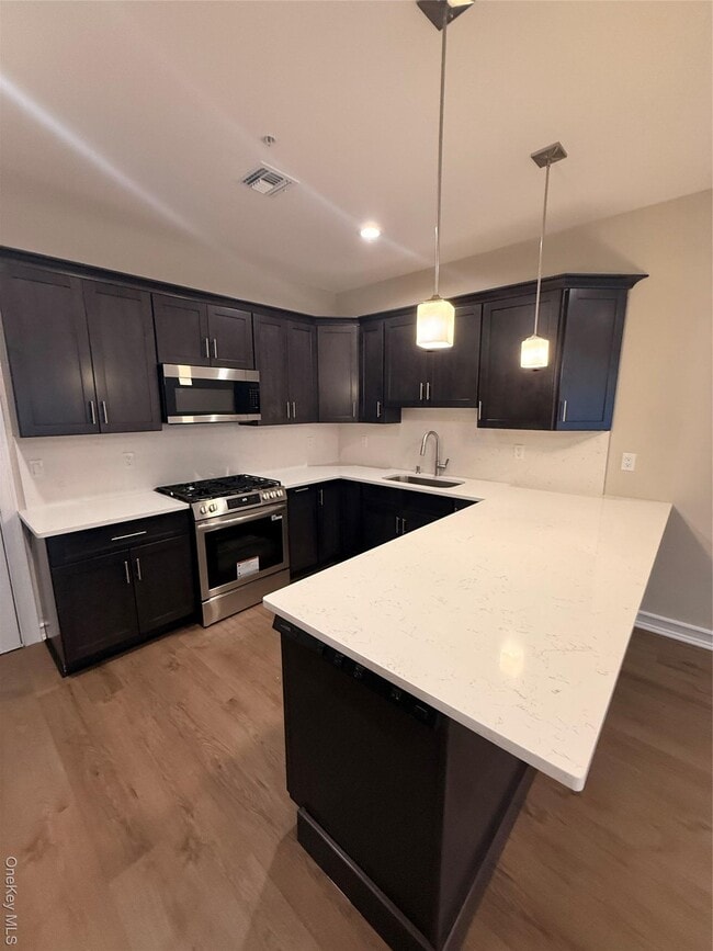 Building Photo - 122 Greenwich Ave